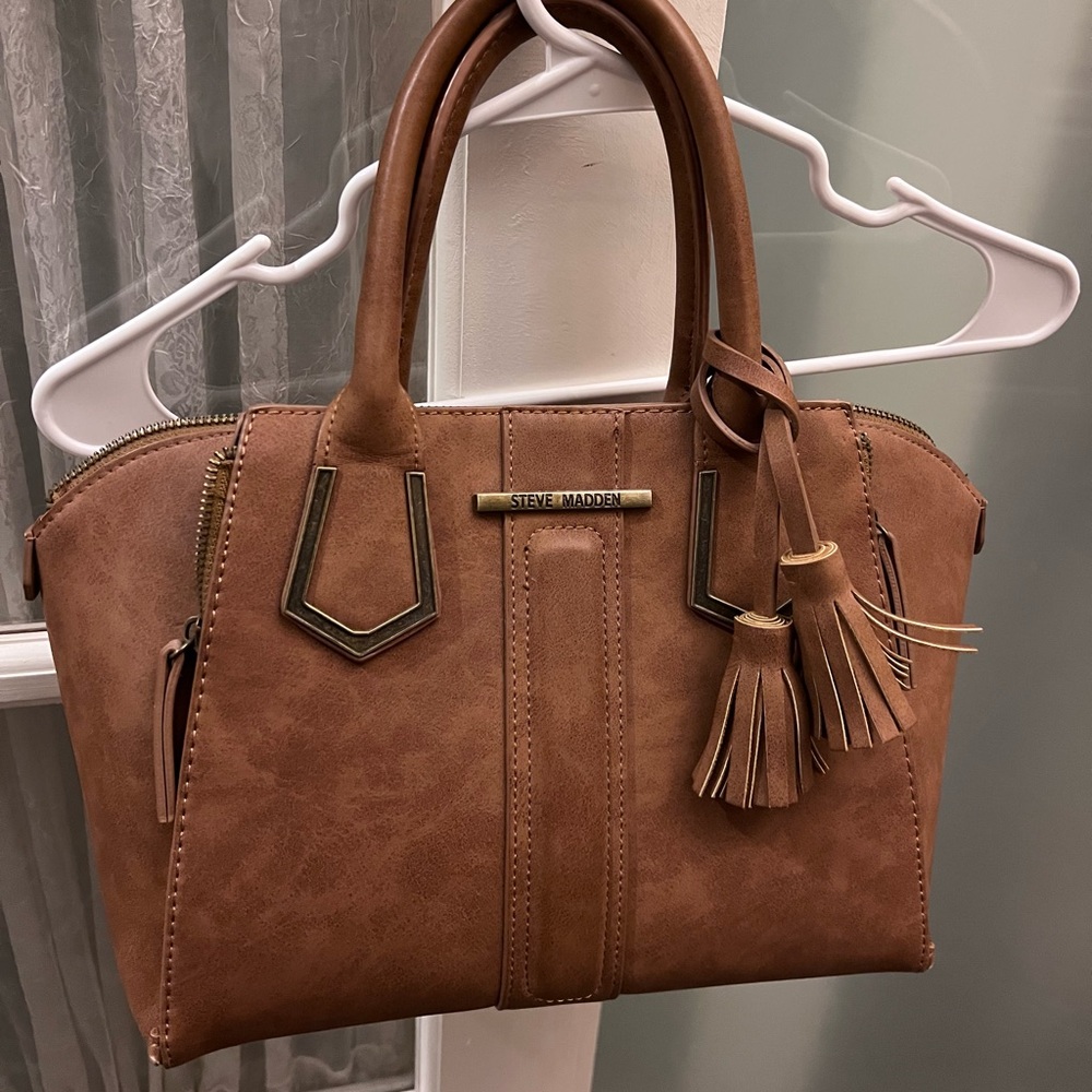 Steve Madden shoulder bag.